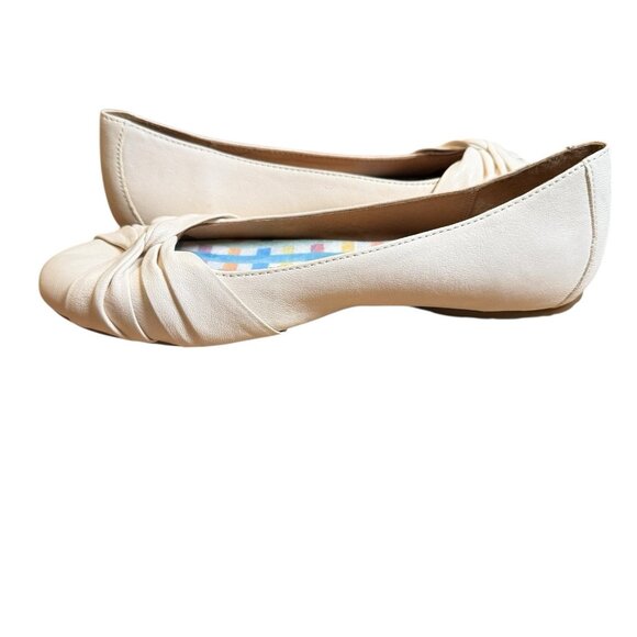 Born Lilly Ballet Flats Leather Size 8M Beige Draped Round Toe Casual Comfy - Picture 7 of 8
